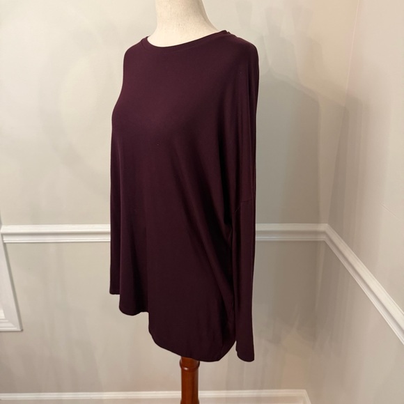 Athleta cloud light long sleeve relaxed asymmetrical top- Size XS - Picture 3 of 9